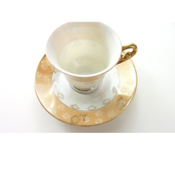 Vintage Eclectic Eccentric Kitchen Iridescent Tea Cup and Saucer - Picture 2 of 4